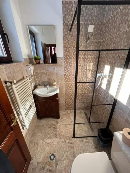 Cabana Izvoarele Doftanei Traisteni Luaran gambar
